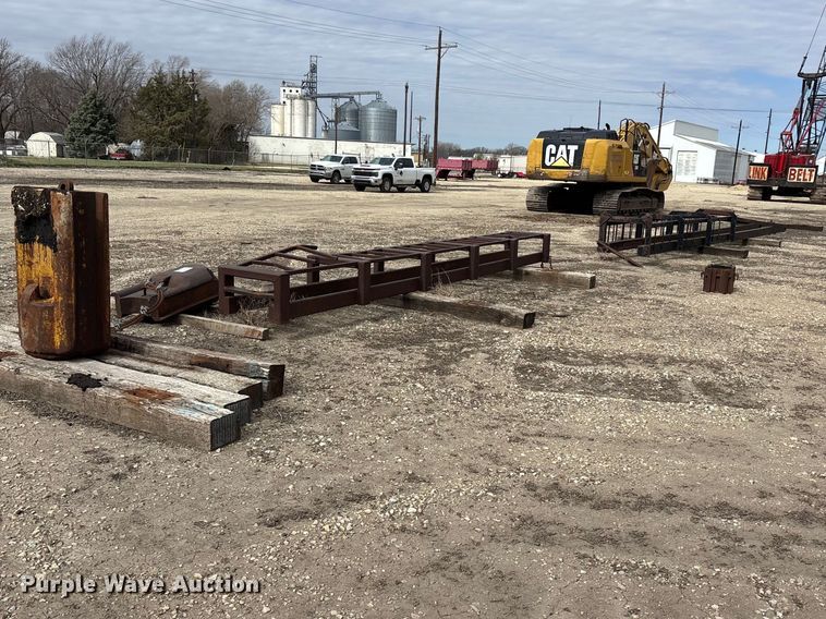 image for item EA4690 Pile driver