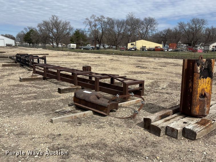 image for item EA4690 Pile driver