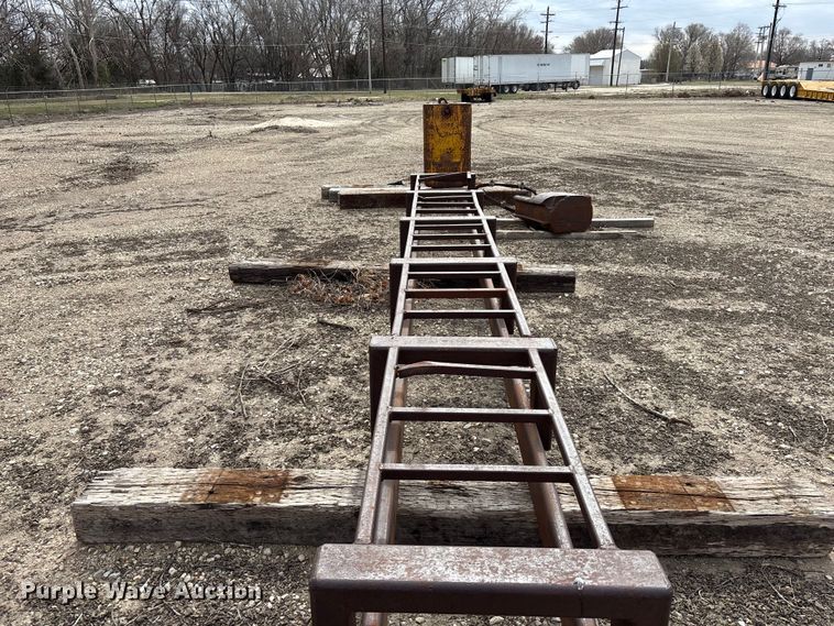 image for item EA4690 Pile driver