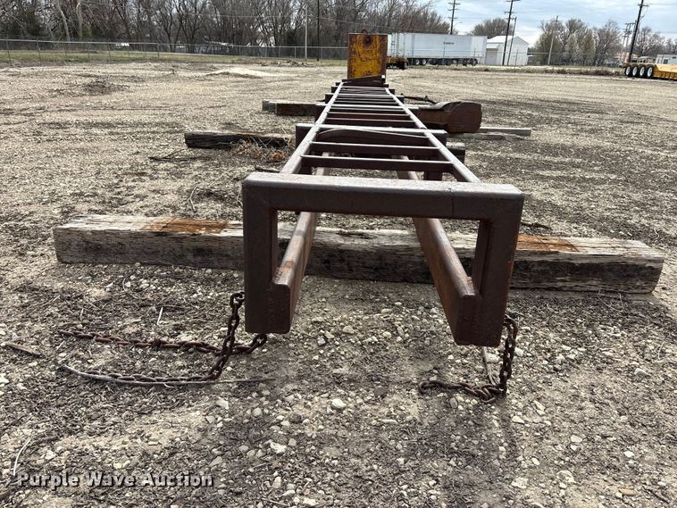 image for item EA4690 Pile driver