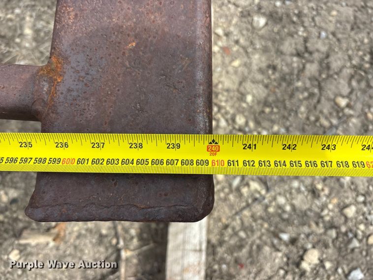 image for item EA4690 Pile driver