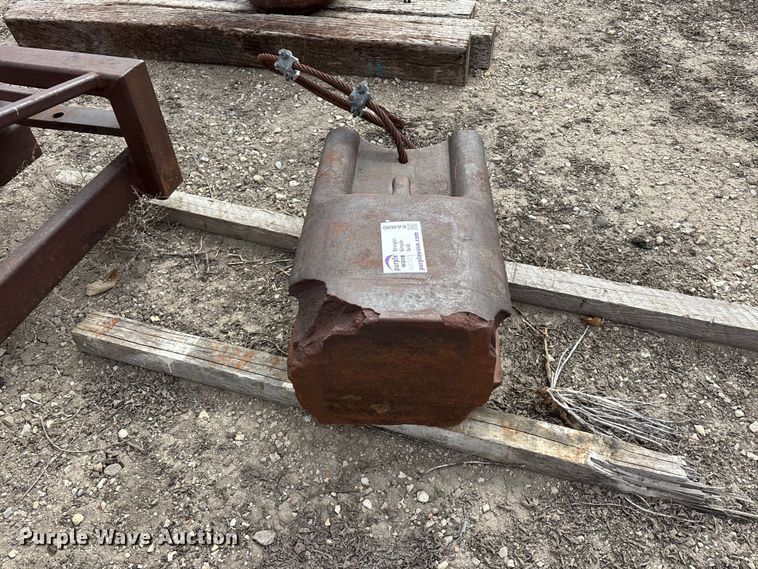 image for item EA4690 Pile driver