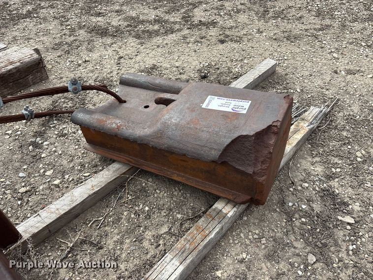 image for item EA4690 Pile driver