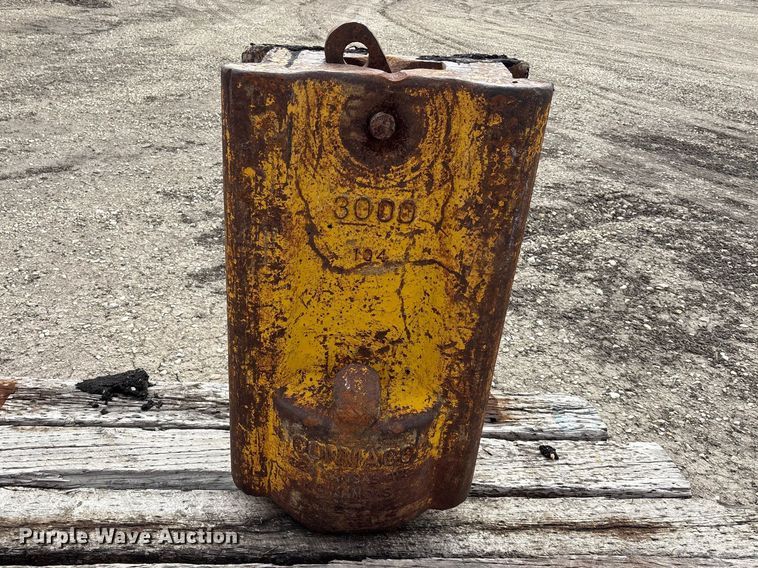 image for item EA4690 Pile driver