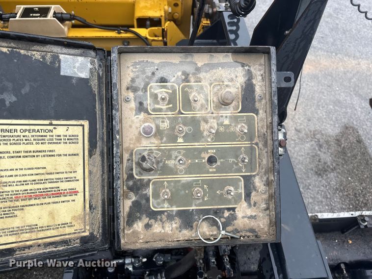 image for item EA4741 2008 Caterpillar AP-1000-D paver