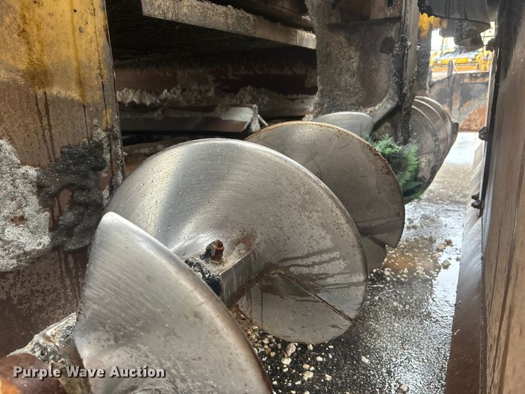 image for item EA4741 2008 Caterpillar AP-1000-D paver