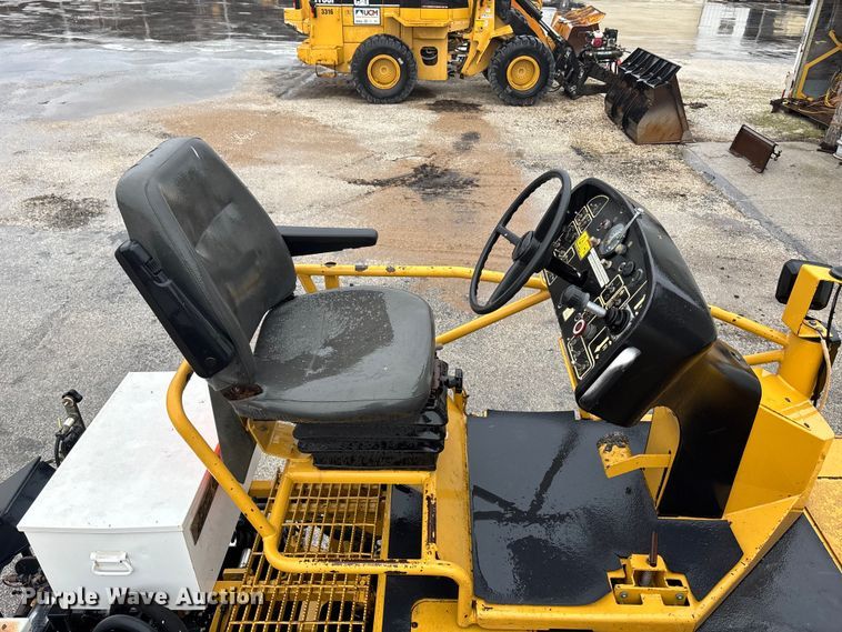 image for item EA4741 2008 Caterpillar AP-1000-D paver