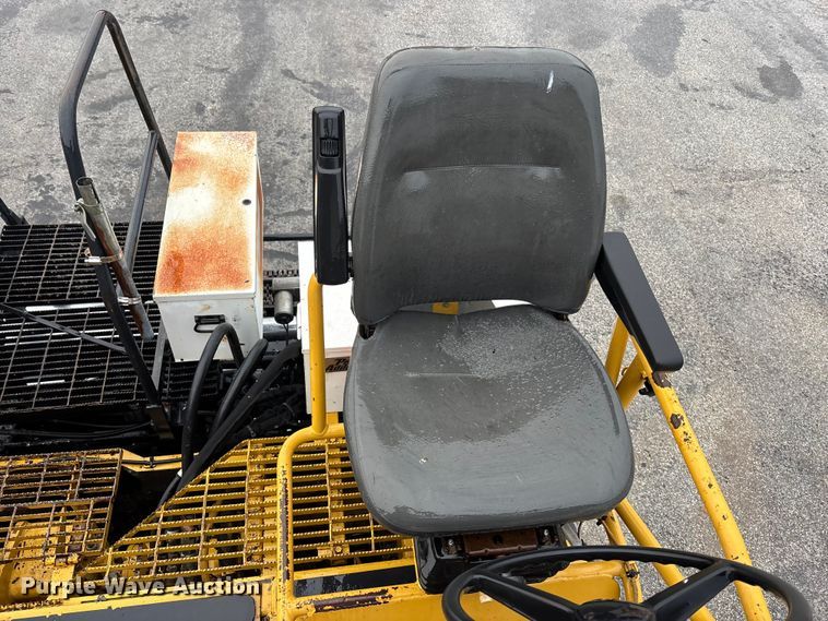 image for item EA4741 2008 Caterpillar AP-1000-D paver