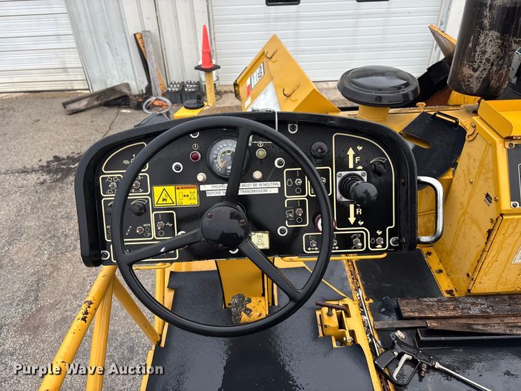 image for item EA4741 2008 Caterpillar AP-1000-D paver