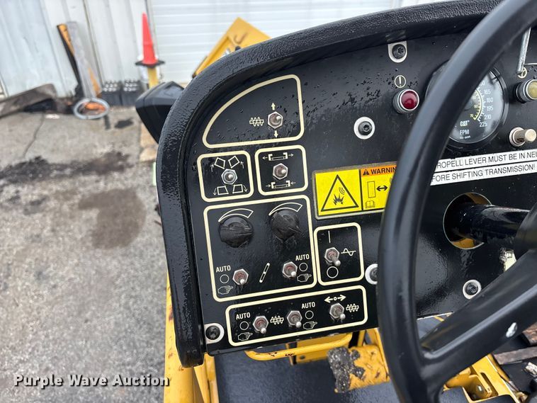 image for item EA4741 2008 Caterpillar AP-1000-D paver