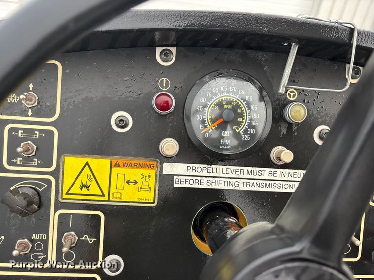 image for item EA4741 2008 Caterpillar AP-1000-D paver