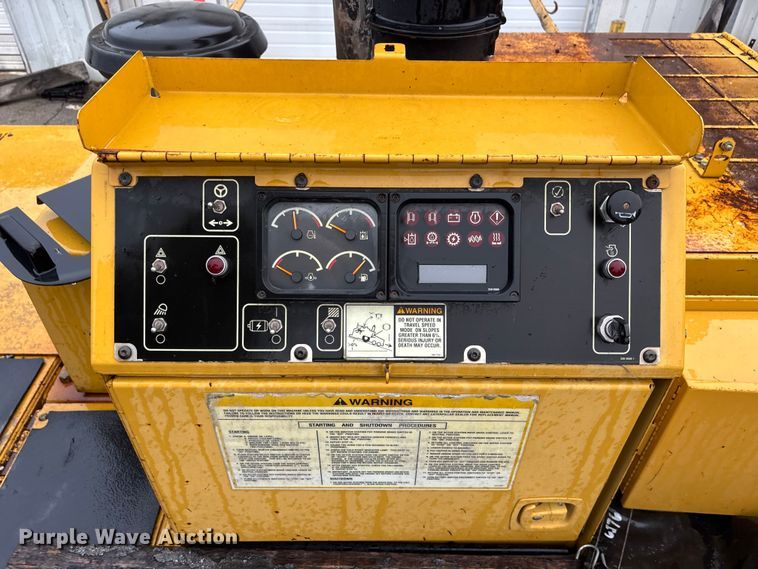 image for item EA4741 2008 Caterpillar AP-1000-D paver