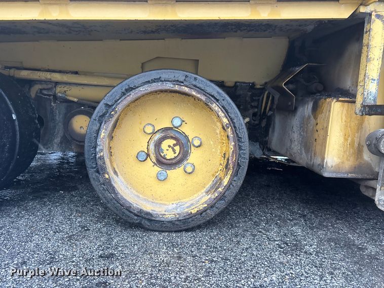 image for item EA4741 2008 Caterpillar AP-1000-D paver