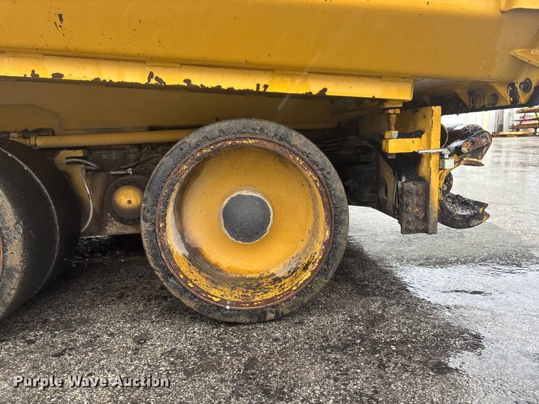 image for item EA4741 2008 Caterpillar AP-1000-D paver