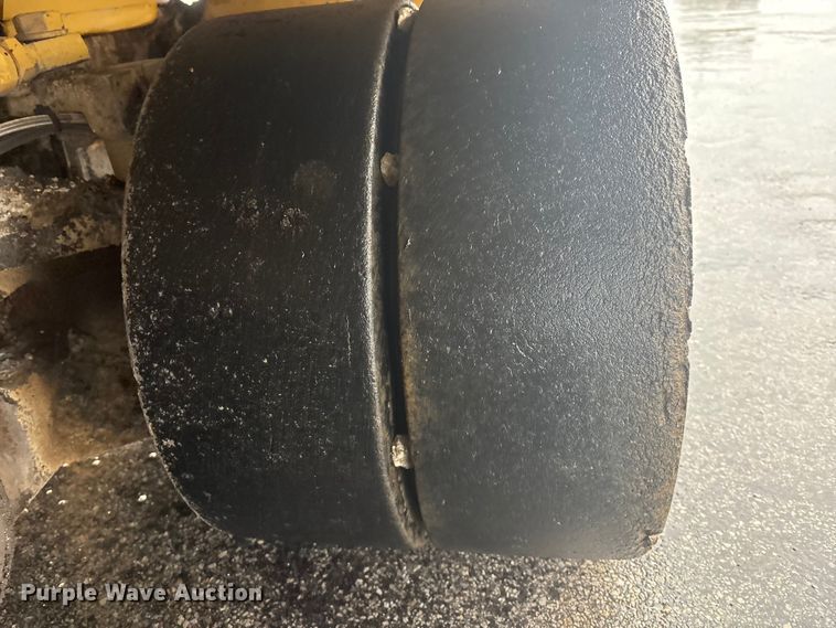 image for item EA4741 2008 Caterpillar AP-1000-D paver