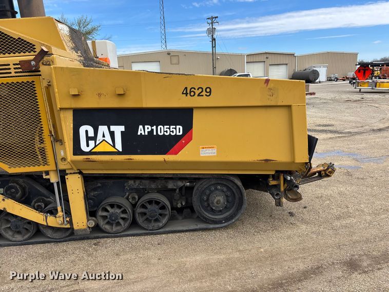 image for item EA4742 2009 Caterpillar AP-1055D paver