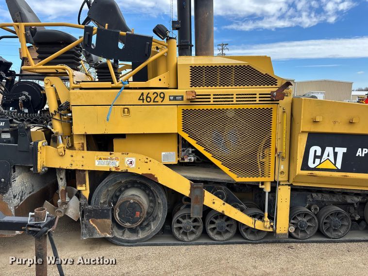 image for item EA4742 2009 Caterpillar AP-1055D paver