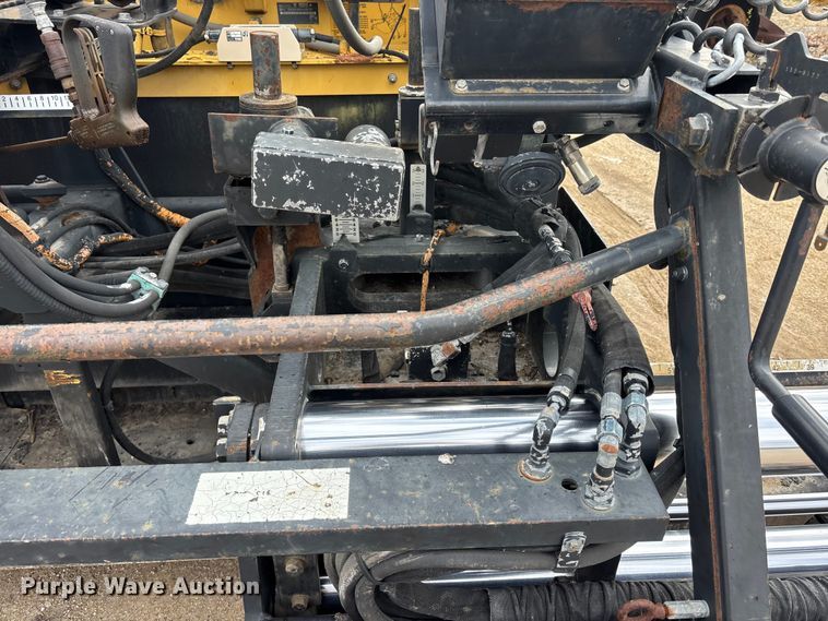 image for item EA4742 2009 Caterpillar AP-1055D paver