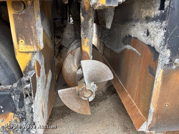 image for item EA4742 2009 Caterpillar AP-1055D paver