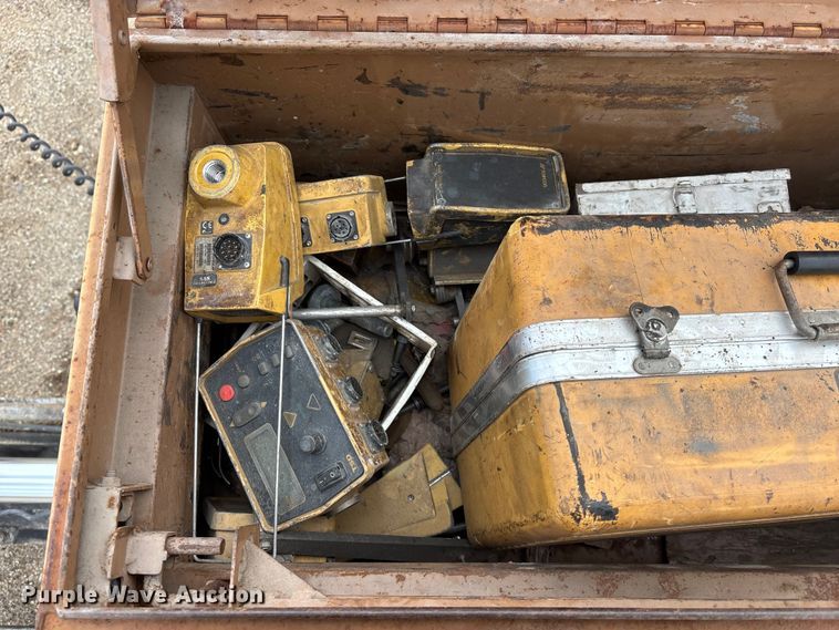 image for item EA4742 2009 Caterpillar AP-1055D paver