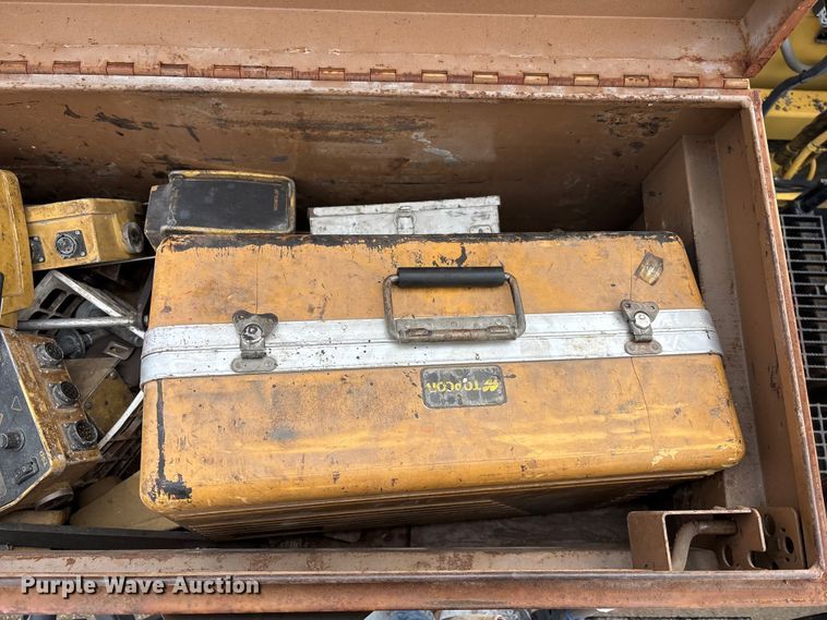 image for item EA4742 2009 Caterpillar AP-1055D paver