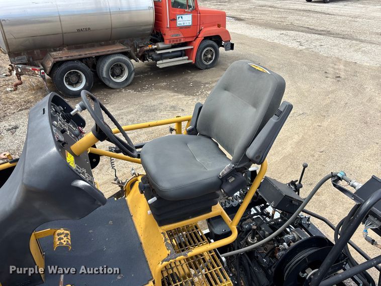 image for item EA4742 2009 Caterpillar AP-1055D paver