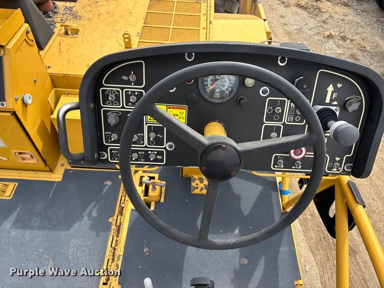 image for item EA4742 2009 Caterpillar AP-1055D paver