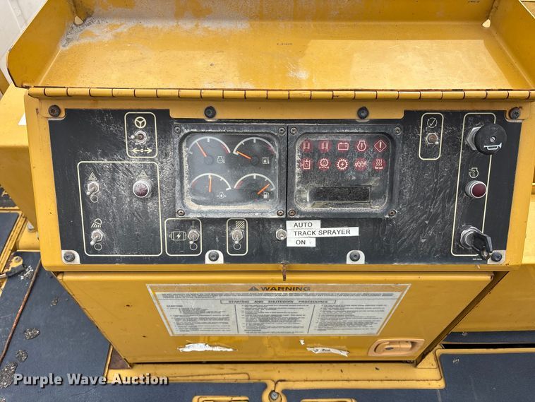 image for item EA4742 2009 Caterpillar AP-1055D paver