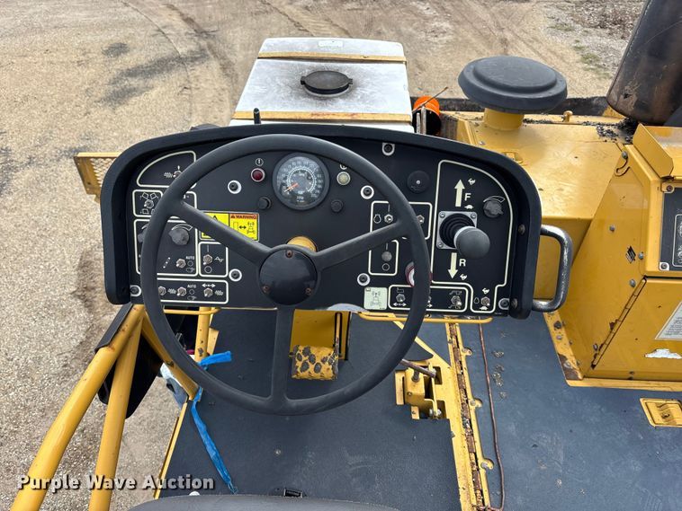 image for item EA4742 2009 Caterpillar AP-1055D paver