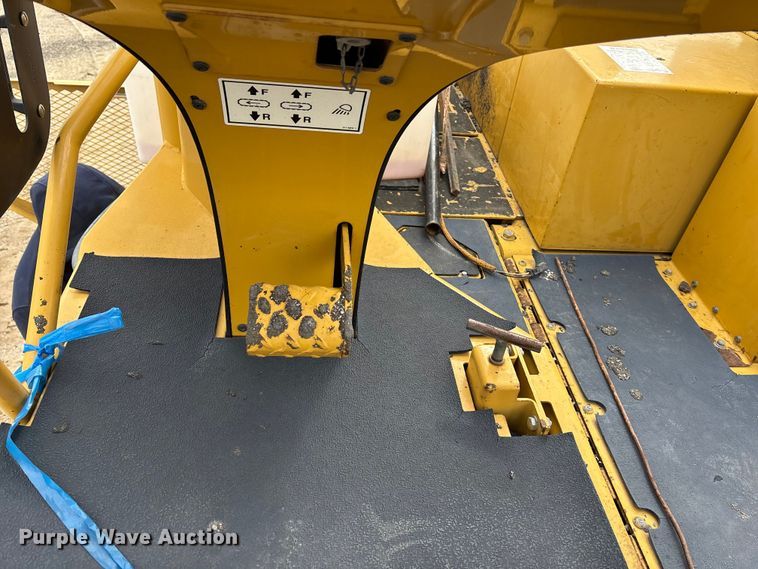 image for item EA4742 2009 Caterpillar AP-1055D paver
