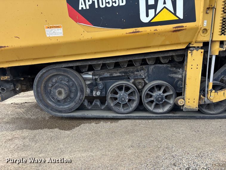image for item EA4742 2009 Caterpillar AP-1055D paver