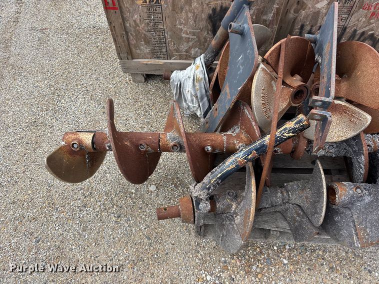 image for item EA4742 2009 Caterpillar AP-1055D paver