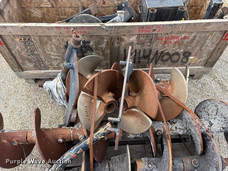 image for item EA4742 2009 Caterpillar AP-1055D paver