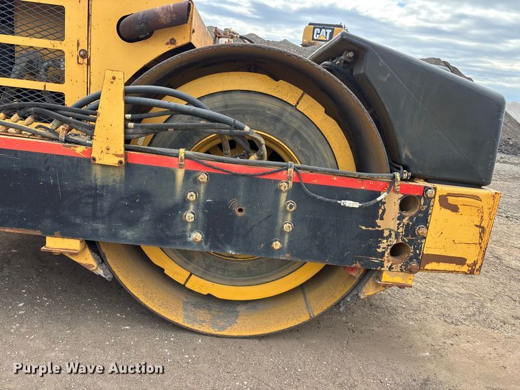 image for item EA4743 1999 Hypac C778B double drum vibratory roller