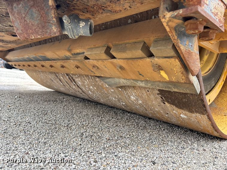 image for item EA4744 Hypac C778B double drum vibratory roller