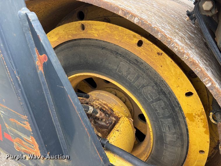 image for item EA4744 Hypac C778B double drum vibratory roller