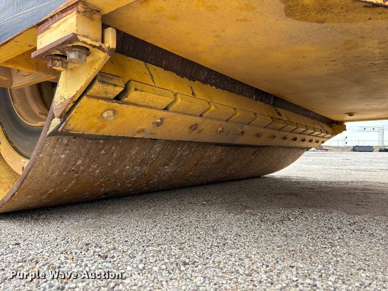 image for item EA4744 Hypac C778B double drum vibratory roller