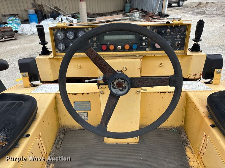 image for item EA4744 Hypac C778B double drum vibratory roller