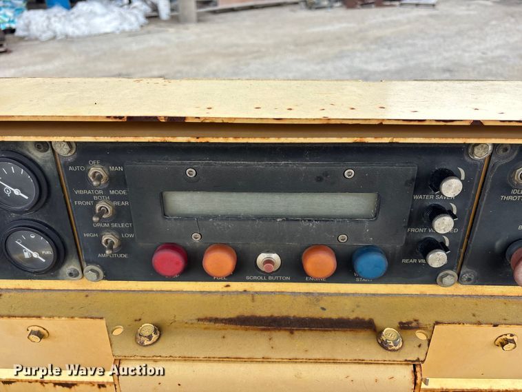 image for item EA4744 Hypac C778B double drum vibratory roller