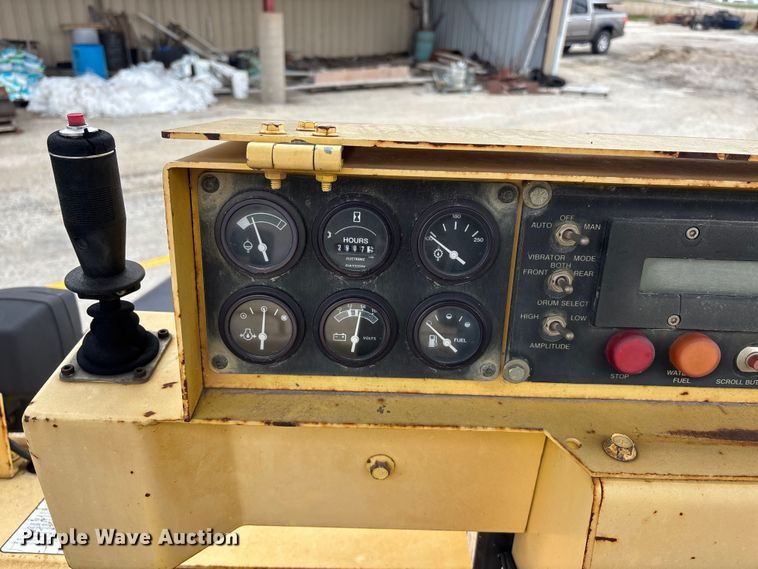 image for item EA4744 Hypac C778B double drum vibratory roller