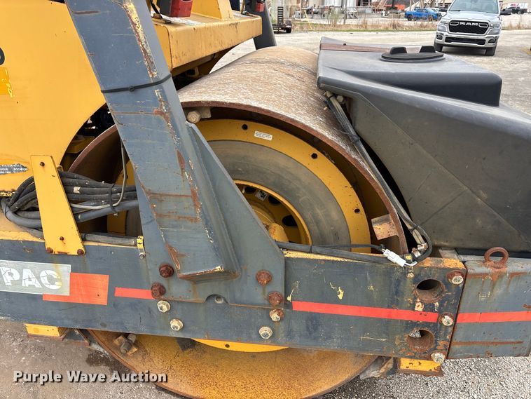 image for item EA4745 2002 Hypac C778B double drum vibratory roller