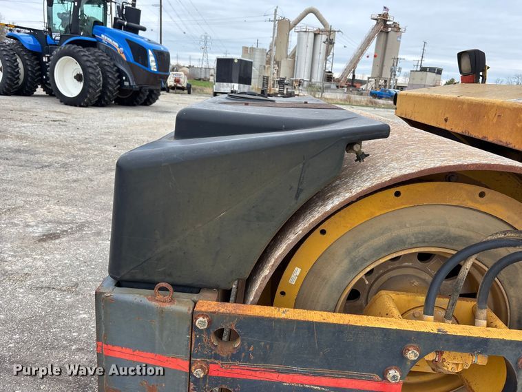 image for item EA4745 2002 Hypac C778B double drum vibratory roller