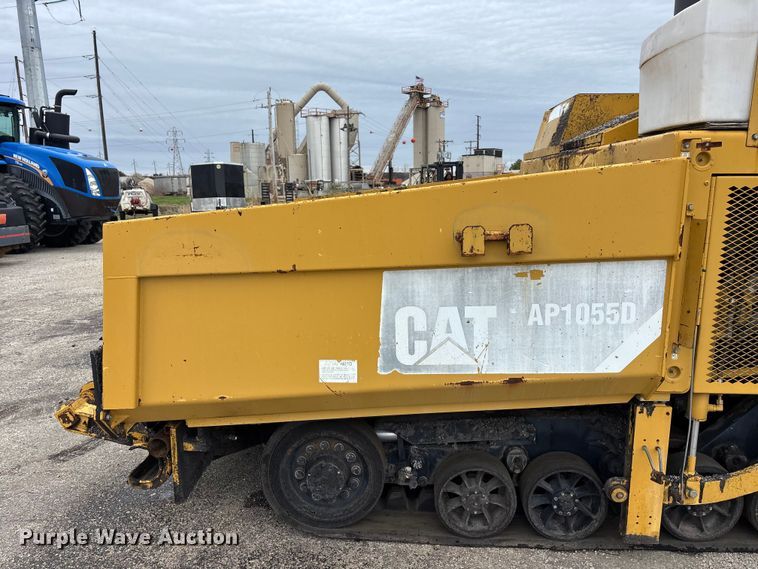 image for item EA4746 2010 Caterpillar AP–1055D paver