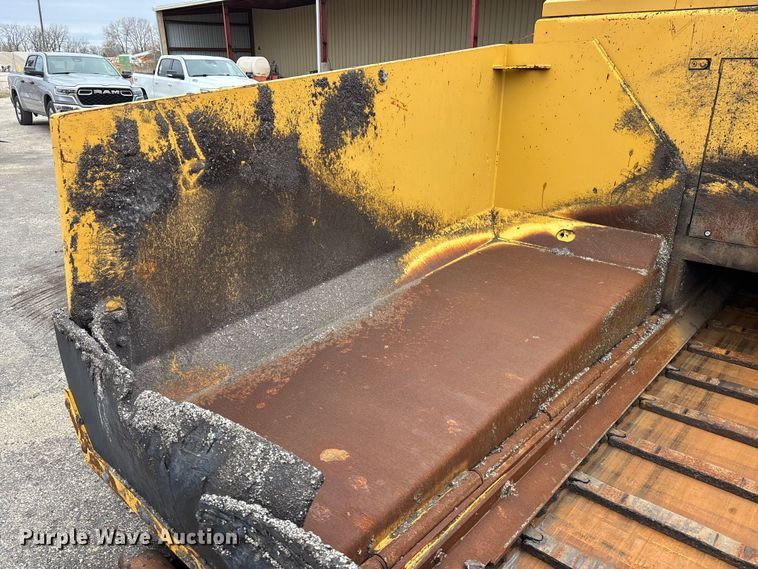 image for item EA4746 2010 Caterpillar AP–1055D paver