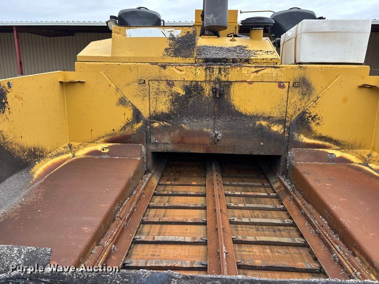 image for item EA4746 2010 Caterpillar AP–1055D paver