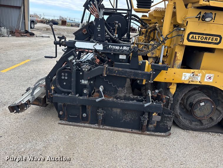 image for item EA4746 2010 Caterpillar AP–1055D paver