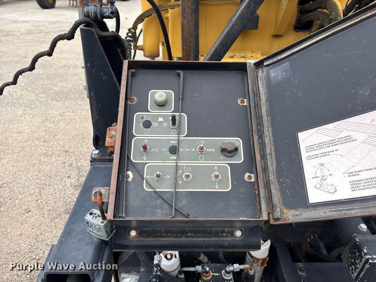 image for item EA4746 2010 Caterpillar AP–1055D paver