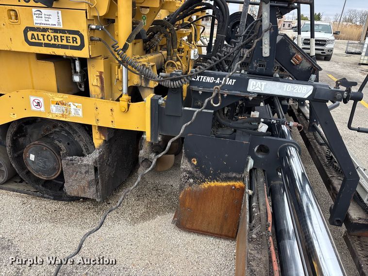 image for item EA4746 2010 Caterpillar AP–1055D paver