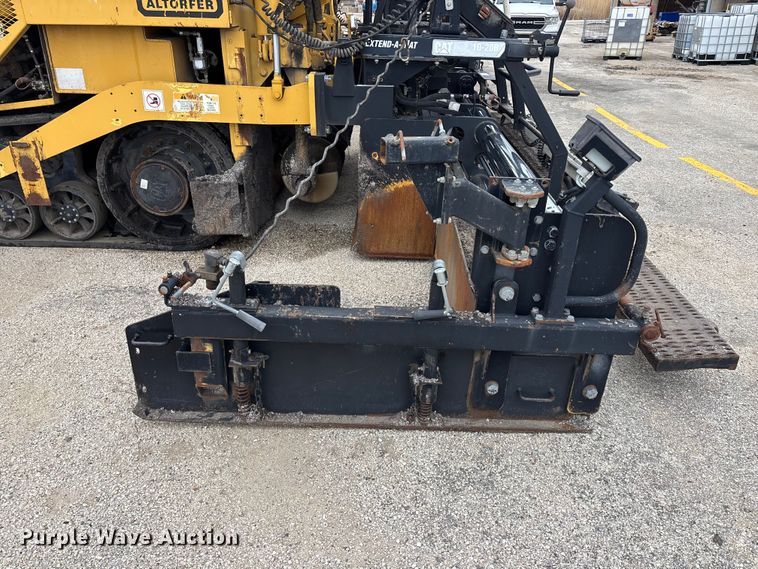 image for item EA4746 2010 Caterpillar AP–1055D paver