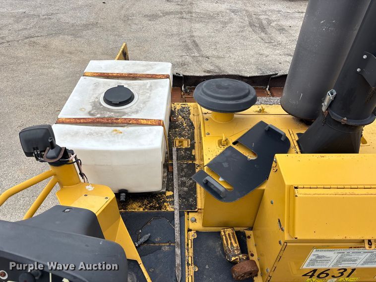 image for item EA4746 2010 Caterpillar AP–1055D paver